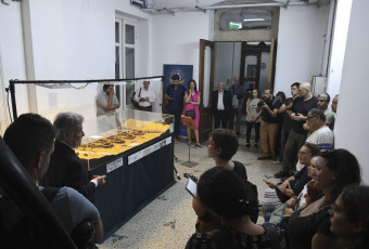 Buenos Aires, Argentina.- En las fotos tomadas el 12 de abril del 2023, muestra objetos y materiales recuperados por veteranos de Malvinas, durante una muestra titulada "Las cosas que perdieron (y salvaron) en el fuego", inaugurada este martes en el Centro Cultural Paco Urondo, en Buenos Aires y estará disponible hasta el 28 de abril.