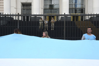 Buenos Aires, Argentina.- In the photos taken on April 17, 2023, members of different social sectors protested in front of the Ministry of Social Development, in Buenos Aires, for the arrival of General Laura Richardson, head of the US Southern Command. US, as well as against US interference in the region and the policies of the International Monetary Fund (IMF). The protesters denounce that the senior military official has shown in her speeches the "neocolonial attitude" that the White House maintains towards the region.