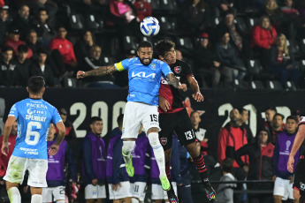 Rosario, Argentina.- In the photos taken on April 18, 2023, during the match between Newell's Old Boys and Blooming for the 2023 Copa Sudamericana, at the Marcelo Bielsa Stadium. With goals from Portillo (a double) and Reasco, Newell's defeated Blooming 3-0, in a match that established the leadership of the Rosario team within Group E.