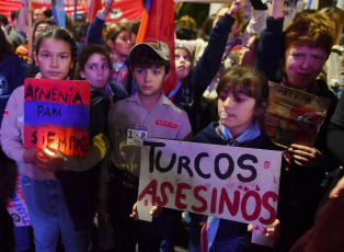 Buenos Aires, Argentina.- In the photos taken on April 24, 2023, some 3,000 people participated in a torchlight march to commemorate the 108th anniversary of the Armenian Genocide, which started from the UBA Law School, in the Buenos Aires neighborhood de Recoleta, with slogans of justice and reparation, organized by the Inter Youth Table of the Armenian Community of Buenos Aires (MICA). April 24 marked the 108th anniversary of the Armenian Genocide, the massacre of a million and a half people, committed between 1915 and 1923, by the Ottoman Empire, present-day Turkey.