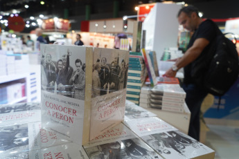 Buenos Aires, Argentina.- En las fotos tomadas el 29 de abril del 2023, durante la 47º edición de la Feria Internacional del Libro de Buenos Aires. La feria, organizada por la Fundación El Libro, se desarrollará hasta el 15 de mayo en el predio de La Rural, en el barrio porteño de Palermo.