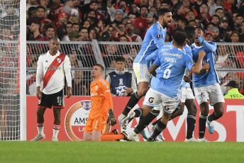 Buenos Aires, Argentina.- In the photos taken on April 19, 2023, River Plate faced Sporting Cristal in a match for the second date of group D of the Copa Libertadores, at the Monumental stadium, in Buenos Aires, against more than 80,000 viewers. The Argentine River Plate beat the Peruvian Sporting Cristal 4-2, for which he has three points, despite playing a good part of the match with ten players due to the expulsion of defender Enzo Díaz (38).