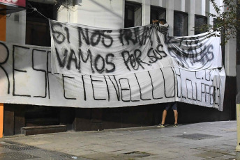 Buenos Aires, Argentina.- In the photos taken on April 11, 2023, after the resignation of Fabian Doman, the members of Independiente protested in front of the club headquarters. The crisis in Independiente was accentuated by the news that Doman presented his resignation from the position of president through a statement that he released on his social networks.