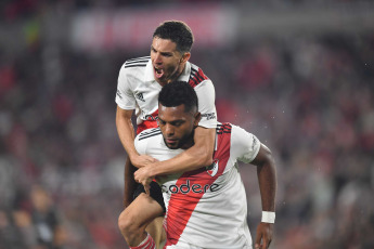 Buenos Aires, Argentina.- In the photos taken on April 23, 2023, during the match between River Plate and Independiente at the Más Monumental Stadium for matchday 13 of the Argentine Professional League. River beat Independiente 2-0 at home, in a game on matchday 13 of the Argentine Professional League. For River, the goals were scored by Esequiel Barco (at 17 minutes) and Miguel Borja (at 80 minutes).