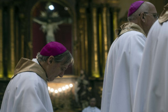 Buenos Aires, Argentina.- En las fotos tomadas el 24 de abril del 2023, el Episcopado celebró al Papa con una misa en la Catedral metropolitana e inició una semana de deliberaciones. La 122° asamblea plenaria de la Conferencia Episcopal Argentina (CEA), integrada por obispos de todo el país, comenzó este lunes una semana de deliberaciones con una misa de acción de gracias con motivo de los 10 años del pontificado de Francisco.