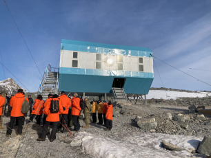 Antarctica, Argentina.- In the photos taken on April 20, 2023, during the inauguration of three new multidisciplinary laboratories for the Esperanza, Orcadas and San Martín bases, together with two scientific refuges on the Vega and Cerro Nevado islands, which form part of the first stage of the infrastructure program promoted by the Ministry of Science, Technology and Innovation, which seeks to promote research in the Argentine Antarctic.