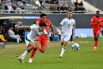 La Plata, Argentina.- En las fotos tomadas el 28 de mayo del 2023, durante el partido entre Irak e Inglaterra por la Jornada 3 de la Fase de Grupos del Mundial Sub-20 en el estadio Diego Armando Maradona. Irak e Inglaterra igualaron 0-0, consolidando a los ingleses como líderes (con 7 puntos), mientras que los iraquíes quedaron eliminados.