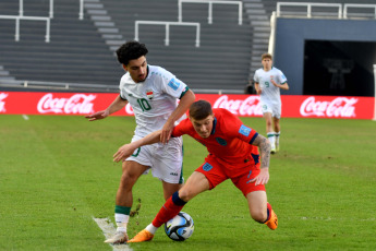 La Plata, Argentina.- En las fotos tomadas el 28 de mayo del 2023, durante el partido entre Irak e Inglaterra por la Jornada 3 de la Fase de Grupos del Mundial Sub-20 en el estadio Diego Armando Maradona. Irak e Inglaterra igualaron 0-0, consolidando a los ingleses como líderes (con 7 puntos), mientras que los iraquíes quedaron eliminados.