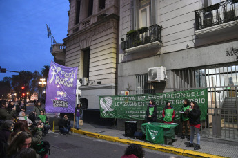 Buenos Aires, Argentina.- In the photos taken on May 29, 2023, women participate in a "Pañuelazo" in Buenos Aires to demand the "effective implementation" of the Voluntary Interruption of Pregnancy law (IVE). The protest was held because "there are still barriers, delays, and conscientious objectors that hinder access to the practice," according to the National Campaign. At the same time, the regional branch of the City of Buenos Aires (CABA) of the collective called a "round of conversation" to commemorate the International Day of Action for Women's Health.