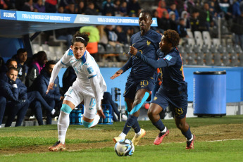 La Plata, Argentina.- En las fotos tomadas el 28 de mayo del 2023, durante el partido entre Francia y Honduras en el estadio Diego Armando Maradona de La Plata. Francia derrotó 3-1 a Honduras, pero le faltó un gol para clasificar a octavos como uno de los mejores terceros. Con la derrota, los centroamericanos también quedaron eliminados en el Grupo F.