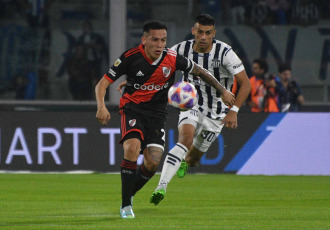 Córdoba, Argentina.- En las fotos tomadas el 14 de mayo del 2023, durante el partido entre Talleres y River Plate por la fecha 16 de la Liga Profesional Argentina en el Estadio Mario Alberto Kempes, de la ciudad de Córdoba. Talleres venció 2-1 a River, con goles de Rodrigo Garro (63 y 73) y sumó tres puntos posicionándose en la tercera casilla de la tabla con 30 puntos.