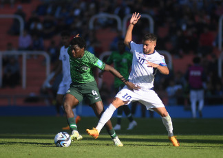 Mendoza, Argentina.- En las fotos tomadas el 23 de mayo del 2023, durante el partido entre República Dominicana y Nigeria en el estadio Malvinas Argentinas de la ciudad de Mendoza. La selección sub-20 de República Dominicana perdió 2-1 ante Nigeria. Nigeria suma así sus primeros tres puntos en el grupo D de este Mundial Sub-20.