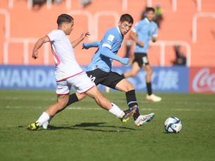 Mendoza, Argentina.- En las fotos tomadas el 28 de mayo del 2023, durante el partido entre Túnez y Uruguay en la última fecha del grupo E del Mundial sub-20, en el estadio Malvinas Argentinas en Mendoza. Uruguay logró vencer 1-0 a Túnez con un penal de Franco González (90+3'). De esta forma, el conjunto latinoamericano se aseguró el pase a los octavos de final como segundo de su serie.