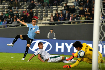 La Plata, Argentina.- In the photos taken on May 22, 2023, during the match between Uruguay and Iraq in a match played at the Estadio Único 'Diego Armando Maradona' in La Plata. Uruguay debuted in the Under 20 World Cup in Argentina with a 4-0 win over Iraq, catapulting it to the top of Group E. Matías Abaldo, Andrés Ferrari, Facundo González and Alan Matturro, scored the goals that gave them the first three points to those directed by Marcelo Broli.