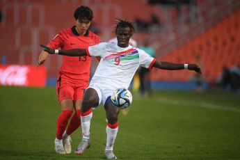 Mendoza, Argentina.- En las fotos tomadas el 28 de mayo del 2023, durante el partido entre Gambia y Corea del Sur en el estadio Malvinas Argentinas de Mendoza por la tercera y última fecha del grupo F del Mundial Sub-20. Gambia y Corea del Sur empataron 0-0, por lo que ambos equipos quedaron clasificados a los octavos de final, donde Gambia enfrentará a Uruguay y Corea del Sur lo hará con Ecuador.