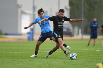 Buenos Aires, Argentina.- In the photos taken on May 9, 2023, Without Soulé, the Argentine U-20 national team continues preparing for the World Cup. With the aim of achieving the sixth title that confirms it as the top winner of the contest, the Argentine National Team began preparing for its debut in the Sub 20 World Cup in which it will host and will begin on May 20 with the duel against Uzbekistan.