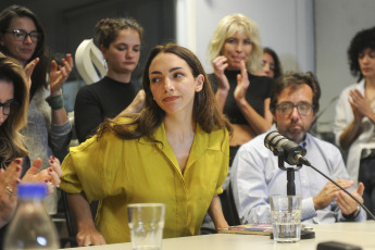 Buenos Aires, Argentina.- In the photos taken on May 13, 2023, Thelma Fardín (center) appeared at a press conference at the Amnesty International offices in Buenos Aires, after the Brazilian Justice acquitted the Argentine actor Juan Darthés in the case for rape against his former colleague Fardín. The ruling, disseminated by Darthés' defense, maintains that "there is doubt about the occurrence or not of the carnal conjunction" and that doubt caused the court to decide in favor of the accused.