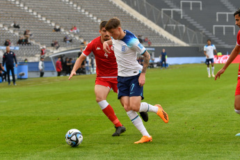 La Plata, Argentina.- En las fotos tomadas el 22 de mayo del 2023, durante el partido entre Inglaterra y Túnez en el Mundial Sub20 de Argentina en el estadio Único Diego Maradona de La Plata. Con un cabezazo del artillero Dane Scarlett, el campeón europeo Inglaterra venció 1-0 a Túnez. Inglaterra, busca su segundo torneo mundial tras el obtenido en 2017, por lo que lidera con tres puntos el Grupo E.