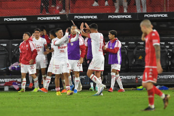 Buenos Aires, Argentina.- In the photos taken on May 29, 2023, during the match between Union and Huracán in a match for round 18 of the Argentine Professional League at the Tomás Adolfo Ducó Stadium. Union beat Huracán 1-0 with a goal from Mauro Luna Diale, after 22 minutes. On the next date, Huracán will face Central Córdoba, while Union will have Gimnasia as a rival.