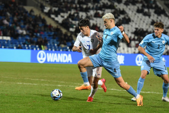 Mendoza, Argentina.- En las fotos tomadas el 30 de mayo del 2023, durante el partido entre Israel y Uzbekistán en los octavos de final 2 del torneo FIFA, Mundial Sub 20 en el Mundialista de Mendoza. Israel venció 1-0 a Uzbekistán. El único gol del partido, se hizo a los 51 minutos del segundo tiempo, por Anan Khalaili. Israel sigue camino y pasa a la Cuartos de Final.