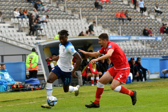 La Plata, Argentina.- En las fotos tomadas el 22 de mayo del 2023, durante el partido entre Inglaterra y Túnez en el Mundial Sub20 de Argentina en el estadio Único Diego Maradona de La Plata. Con un cabezazo del artillero Dane Scarlett, el campeón europeo Inglaterra venció 1-0 a Túnez. Inglaterra, busca su segundo torneo mundial tras el obtenido en 2017, por lo que lidera con tres puntos el Grupo E.