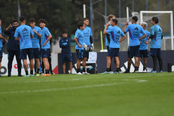 Buenos Aires, Argentina.- In the photos taken on May 9, 2023, Without Soulé, the Argentine U-20 national team continues preparing for the World Cup. With the aim of achieving the sixth title that confirms it as the top winner of the contest, the Argentine National Team began preparing for its debut in the Sub 20 World Cup in which it will host and will begin on May 20 with the duel against Uzbekistan.