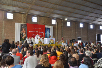 Paraná, Argentina.- In the photos taken on May 1, 2023, presided over by Monsignor Puiggari, the Catholic Church celebrated the Feast of San José Obrero, patron saint of workers. With two national holidays, one of them extended for tourist purposes, May proposes various traditionalist activities to commemorate a new anniversary of the 1810 Revolution and various patronal celebrations such as the National Gaucho Festival, in Salta, or the Lord of Miracles festival in Santiago de Mailín, among other exhibitions, marathons and fishing contests.