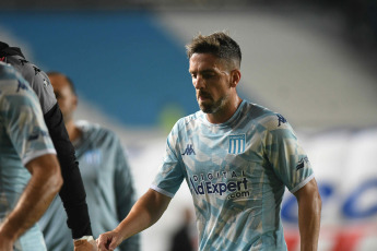 Buenos Aires, Argentina.- In the photos taken on May 8, 2023, during the match between Racing and Talleres de Córdoba in a match for the fifteenth round of the Professional Football League (LPF) tournament at the Presidente Perón Stadium. Racing was defeated at home by 4-2 against Talleres, which was in fourth place in the contest.