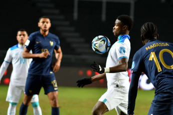 La Plata, Argentina.- En las fotos tomadas el 28 de mayo del 2023, durante el partido entre Francia y Honduras en el estadio Diego Armando Maradona de La Plata. Francia derrotó 3-1 a Honduras, pero le faltó un gol para clasificar a octavos como uno de los mejores terceros. Con la derrota, los centroamericanos también quedaron eliminados en el Grupo F.