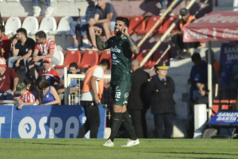 Santa Fe, Argentina.- In the photos taken on May 15, 2023, during the match between Sarmiento and Union on matchday 16 of the Argentine Professional League at the 15 de Abril Stadium. Sarmiento beat Union 2-0 as a visitor, with goals from Javier Toledo (at 17, 54 minutes). On the next date, Union will face Central Córdoba, while Sarmiento will have Huracán as a rival.