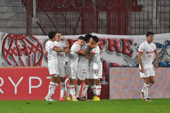 Buenos Aires, Argentina.- In the photos taken on May 29, 2023, during the match between Union and Huracán in a match for round 18 of the Argentine Professional League at the Tomás Adolfo Ducó Stadium. Union beat Huracán 1-0 with a goal from Mauro Luna Diale, after 22 minutes. On the next date, Huracán will face Central Córdoba, while Union will have Gimnasia as a rival.