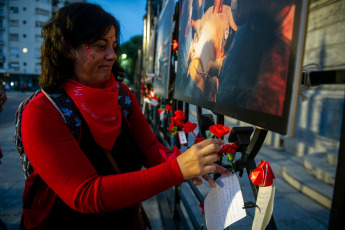 Buenos Aires, Argentina.- En las fotos tomadas el 17 de mayo del 2023, más de 40 organizaciones participaron de la primera marcha contra la violencia ginecobstétrica y neonatal en Buenos Aires, Argentina. Con la consigna “sumate a la marea roja”, la marcha se realizó en reclamo de la “efectiva” aplicación de la Ley de Parto Respetado en “todas las instituciones del país”, en el marco de la Semana Mundial del Parto Respetado.