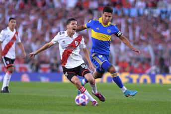 Buenos Aires, Argentina.- En las fotos tomadas el 7 de mayo del 2023, durante el partido entre River Plate y Boca Juniors por la fecha 15 de la Liga Profesional de Fútbol, en el Monumental ante más de 83 mil personas. River se impuso por 1 a 0 a un gol de Miguel Borja y sigue firme en lo más alto de la Liga Profesional con 37 unidades, sacándole 19 puntos a su clásico rival.