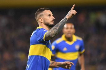 Buenos Aires, Argentina.- En las fotos tomadas el 14 de mayo del 2023, durante el partido entre Boca Juniors y Belgrano por la fecha 16 de la Liga Profesional Argentina en La Bombonera. Boca venció 2-0 a Belgrano y logró su objetivo de reponerse de la caída ante River por 1-0 en el Superclásico. El Xeneize sumó de a tres pese a estar lejos de la cima.