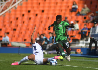 Mendoza, Argentina.- En las fotos tomadas el 23 de mayo del 2023, durante el partido entre República Dominicana y Nigeria en el estadio Malvinas Argentinas de la ciudad de Mendoza. La selección sub-20 de República Dominicana perdió 2-1 ante Nigeria. Nigeria suma así sus primeros tres puntos en el grupo D de este Mundial Sub-20.