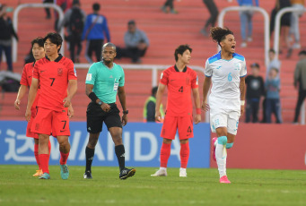 Mendoza, Argentina.- En las fotos tomadas el 25 de mayo del 2023, durante el partido entre Honduras y Corea del Sur en la segunda jornada del Grupo F de la Copa del Mundo Sub-20 en el Estadio de Mendoza. Honduras empató 2-2 contra República De Corea. Honduras sumó su primer punto en la competición, es tercera del Grupo F por encima de Francia y buscarán meterse a la siguiente ronda, pero para eso deben ganarle a los franceses.