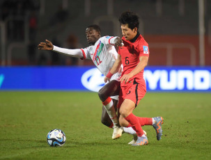 Mendoza, Argentina.- En las fotos tomadas el 28 de mayo del 2023, durante el partido entre Gambia y Corea del Sur en el estadio Malvinas Argentinas de Mendoza por la tercera y última fecha del grupo F del Mundial Sub-20. Gambia y Corea del Sur empataron 0-0, por lo que ambos equipos quedaron clasificados a los octavos de final, donde Gambia enfrentará a Uruguay y Corea del Sur lo hará con Ecuador.