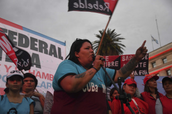 Buenos Aires, Argentina.- En las fotos tomada el 17 de mayo del 2023, la Marcha Piquetera Federal realizó una protesta que confluyó en Plaza de Mayo en un acampe y vigilia. Las distintas organizaciones sociales, reclaman por "políticas contra el hambre y la pobreza" y "asistencia integral para los comedores populares", entre otros puntos.