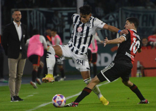 Córdoba, Argentina.- In the photos taken on May 14, 2023, during the match between Talleres and River Plate on date 16 of the Argentine Professional League at the Mario Alberto Kempes Stadium, in the city of Córdoba. Talleres beat River 2-1, with goals from Rodrigo Garro (63 and 73) and added three points, ranking third in the table with 30 points.