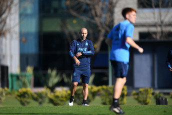 Buenos Aires, Argentina.- En las fotos tomadas el 18 de mayo del 2023, la Selección Sub 20 realizó su última jornada de labores bajo en mando de Javier Mascherano, en el predio 'Lionel Messi' de Ezeiza antes de partir a Santiago del Estero, donde el sábado debutará en el Mundial ante Uzbekistán en el estadio Madre de Ciudades.