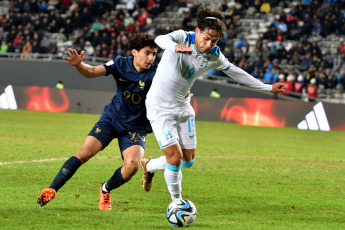 La Plata, Argentina.- En las fotos tomadas el 28 de mayo del 2023, durante el partido entre Francia y Honduras en el estadio Diego Armando Maradona de La Plata. Francia derrotó 3-1 a Honduras, pero le faltó un gol para clasificar a octavos como uno de los mejores terceros. Con la derrota, los centroamericanos también quedaron eliminados en el Grupo F.