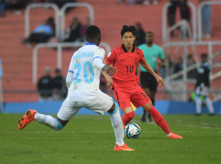 Mendoza, Argentina.- In the photos taken on May 25, 2023, during the match between Honduras and South Korea in the second day of Group F of the U-20 World Cup at the Mendoza Stadium. Honduras drew 2-2 against Korea Republic. Honduras added their first point in the competition, they are third in Group F above France and they will seek to get into the next round, but for that they must beat the French.