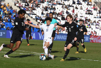 Mendoza, Argentina.- En las fotos tomadas el 30 de mayo del 2023, durante el partido entre Nueva Zelanda y Estados Unidos por los octavos de final del Mundial Sub20 en el estadio Malvinas Argentinas de Mendoza. Estados Unidos goleó 4-0 a Nueva Zelanda y se medirá en cuartos de final ante el ganador del cruce que disputarán Gambia-Uruguay.