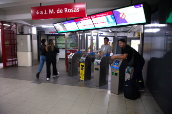 Buenos Aires, Argentina.- In the photos taken on May 9, 2023, a new bus stoppage takes place in the Buenos Aires Metropolitan Area (AMBA) due to the attack on a bus driver from line 440 during the early hours of Tuesday in the Buenos Aires town of Grand Bourg. Lines 440, 315 and 740 confirmed the strike for an indefinite period.