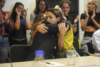 Buenos Aires, Argentina.- In the photos taken on May 13, 2023, Thelma Fardín (right) appeared at a press conference at the Amnesty International offices in Buenos Aires, after the Brazilian Justice acquitted the Argentine actor Juan Darthés in the case for rape against his former colleague Fardín. The ruling, disseminated by Darthés' defense, maintains that "there is doubt about the occurrence or not of the carnal conjunction" and that doubt caused the court to decide in favor of the accused.