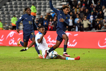 La Plata, Argentina.- En las fotos tomadas el 28 de mayo del 2023, durante el partido entre Francia y Honduras en el estadio Diego Armando Maradona de La Plata. Francia derrotó 3-1 a Honduras, pero le faltó un gol para clasificar a octavos como uno de los mejores terceros. Con la derrota, los centroamericanos también quedaron eliminados en el Grupo F.