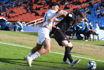 Mendoza, Argentina.- In the photos taken on May 30, 2023, during the match between New Zealand and the United States for the round of 16 of the U20 World Cup at the Malvinas Argentinas stadium in Mendoza. The United States thrashed New Zealand 4-0 and will face the winner of the match between Gambia and Uruguay in the quarterfinals.