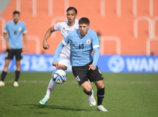 Mendoza, Argentina.- En las fotos tomadas el 28 de mayo del 2023, durante el partido entre Túnez y Uruguay en la última fecha del grupo E del Mundial sub-20, en el estadio Malvinas Argentinas en Mendoza. Uruguay logró vencer 1-0 a Túnez con un penal de Franco González (90+3'). De esta forma, el conjunto latinoamericano se aseguró el pase a los octavos de final como segundo de su serie.