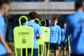 Buenos Aires, Argentina.- En las fotos tomadas el 18 de mayo del 2023, la Selección Sub 20 realizó su última jornada de labores bajo en mando de Javier Mascherano, en el predio 'Lionel Messi' de Ezeiza antes de partir a Santiago del Estero, donde el sábado debutará en el Mundial ante Uzbekistán en el estadio Madre de Ciudades.