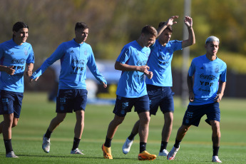 Buenos Aires, Argentina.- En las fotos tomadas el 18 de mayo del 2023, la Selección Sub 20 realizó su última jornada de labores bajo en mando de Javier Mascherano, en el predio 'Lionel Messi' de Ezeiza antes de partir a Santiago del Estero, donde el sábado debutará en el Mundial ante Uzbekistán en el estadio Madre de Ciudades.